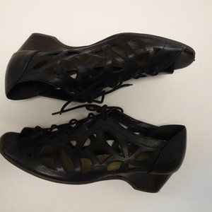 Bella Vita Black Wedges